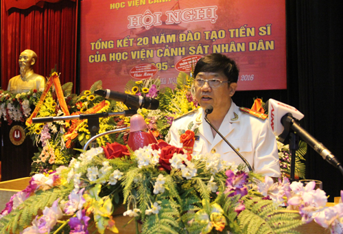 Đại tá, GS.TS Trần Phương Đạt, chuyên viên cấp cao, nguyên Trưởng khoa Đào tạo Sau đại học - Học viện CSND phát biểu tại Hội nghị